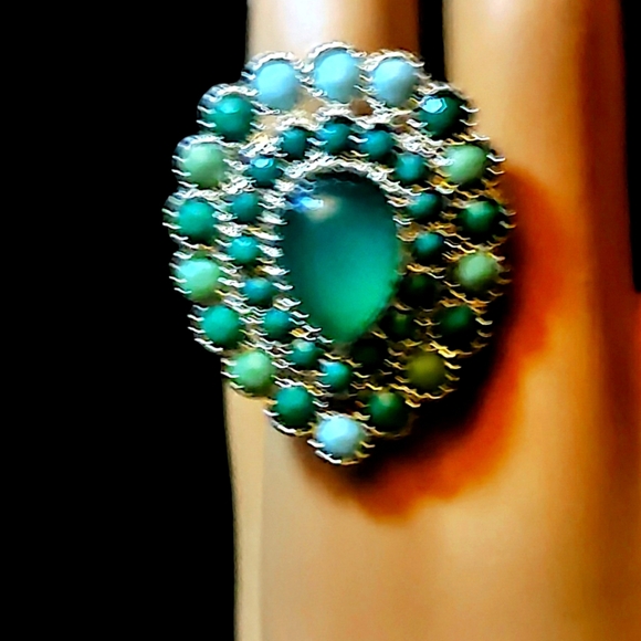 Ring - Picture 3 of 4